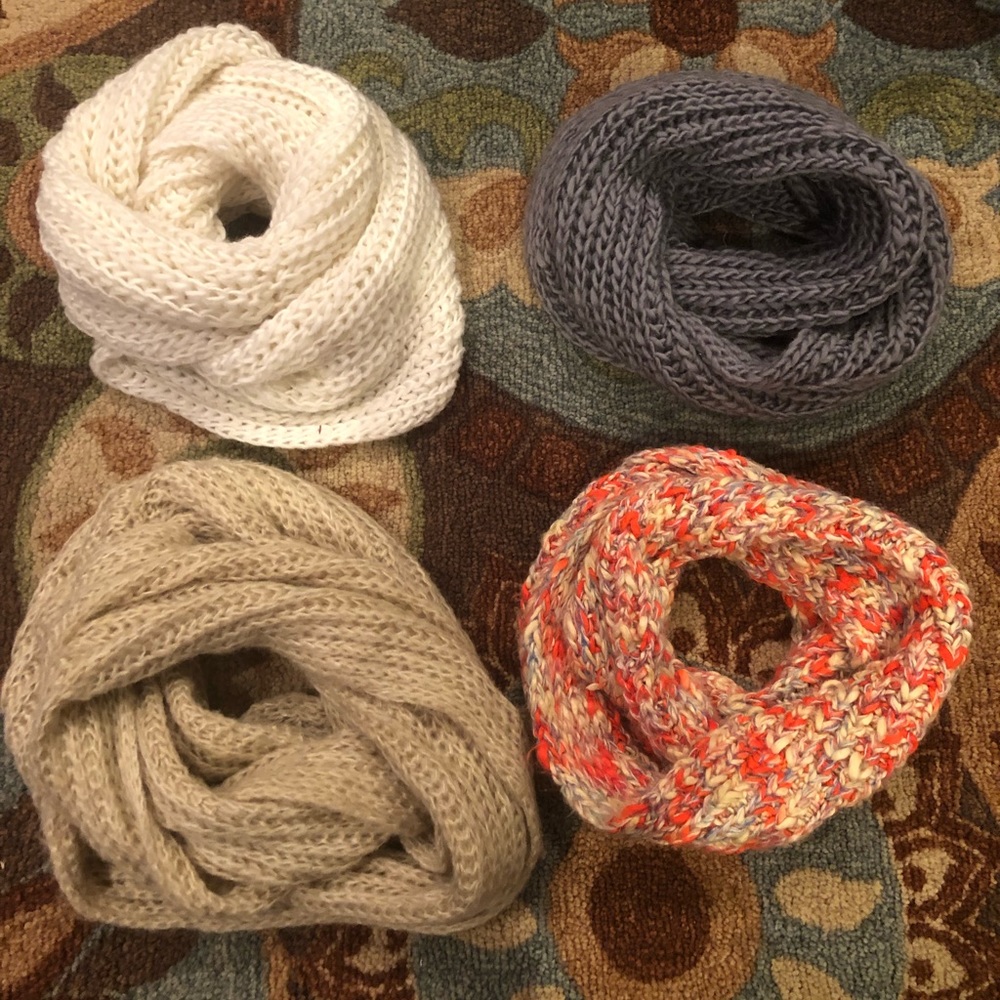 Set of 4 scarves